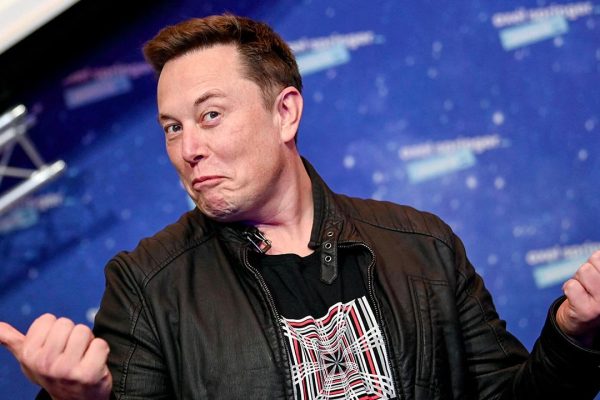 SpaceX: Elon Musk torna a parlare dei progetti per la Luna e della priorità rispetto a Marte