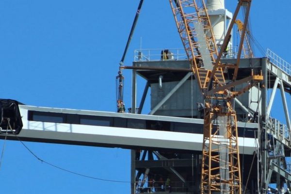 SpaceX sta per rimuovere il braccio di accesso dell'equipaggio dal pad LC-39A, i lanci di Crew Dragon sono spostati all'SLC-40