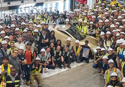 Tesla festeggia il primo Cybercab prodotto in Texas, ma i problemi da risolvere sono ancora tanti