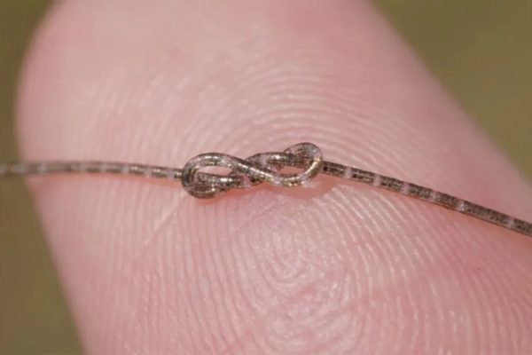 Un computer nascosto nei vestiti: la nuova frontiera dei chip in fibra