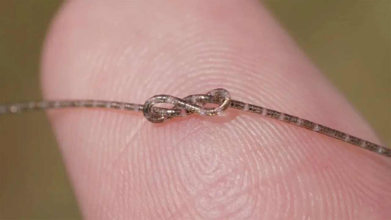 Un computer nascosto nei vestiti: la nuova frontiera dei chip in fibra