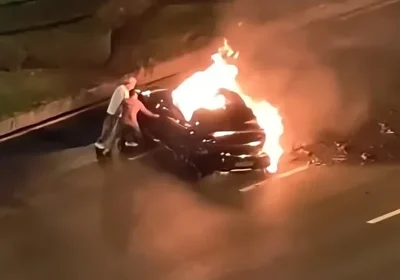 Uomo morto intrappolato nella Xiaomi SU7: ubriaco a 200 km/h di velocità, ma le maniglie sono da ripensare