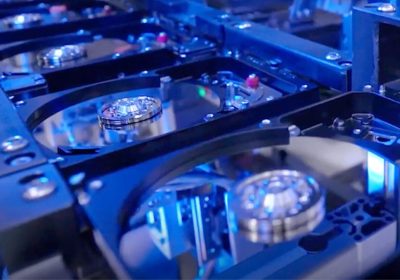 Western Digital avverte: anche gli hard disk scarseggiano, l'intera produzione del 2026 è già venduta