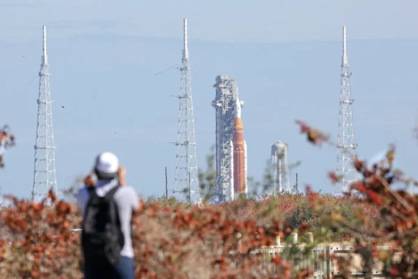 Artemis 2, perché la Nasa ha rinviato la missione per l’ennesima volta e quando è previsto il nuovo lancio