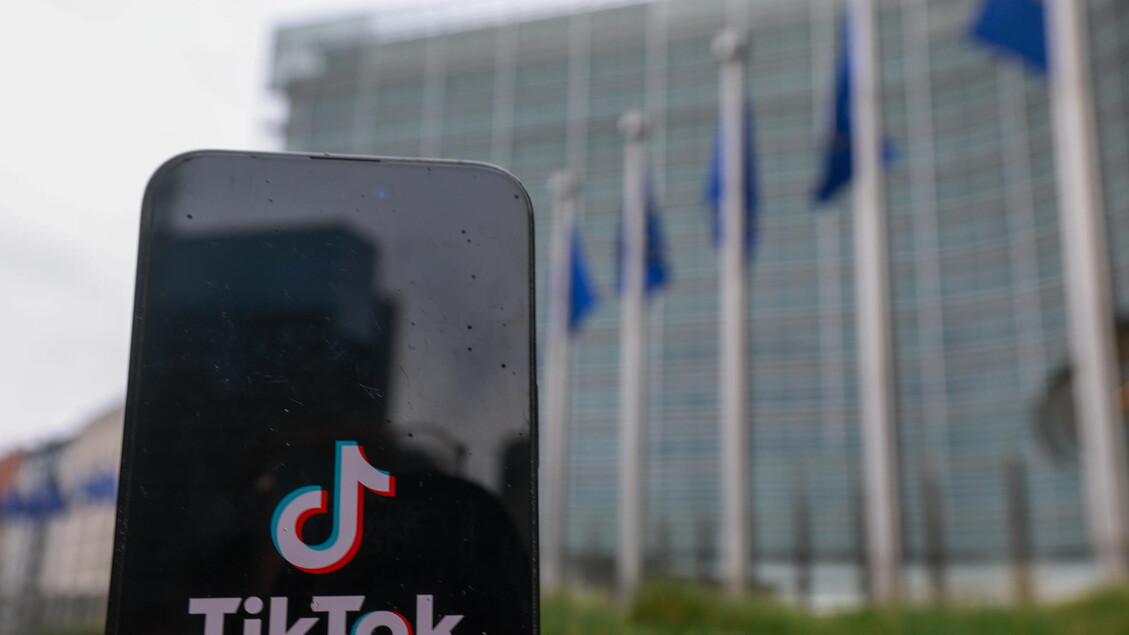 Ue: ‘TikTok viola le regole digitali, il design crea dipendenza’. La replica: ‘Valutazione falsa e infondata’ – Web & Social