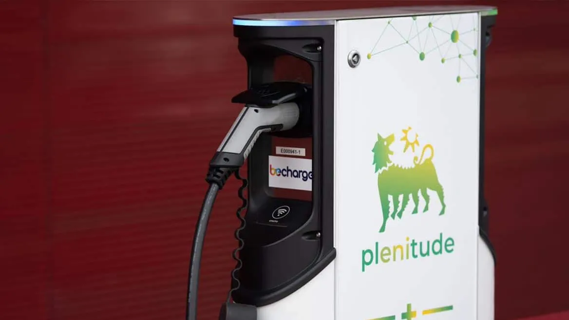 Colonnine elettriche, che cosa cambia con i nuovi obblighi Ue su potenza, pagamenti e prezzi