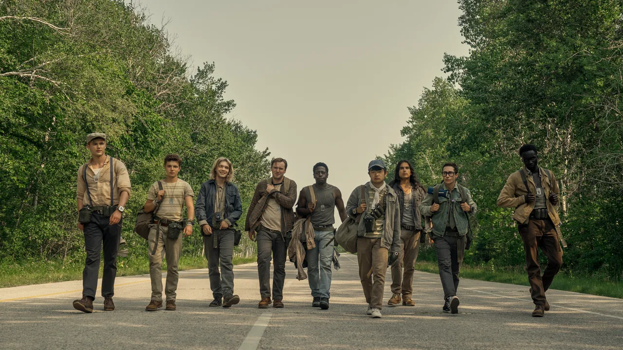 Il film The Long Walk – Se ti fermi muori è uno degli adattamenti di un’opera di Stephen King più belli di sempre