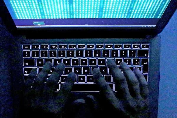 Safer Internet Day, tutti i pericoli in rete per i minori e come difendersi |Sky TG24