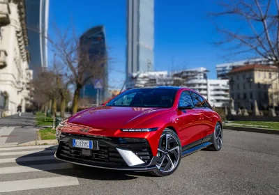 Nuova Hyundai Ioniq 6 N Line: come cambia la berlina elettrica da 680 km