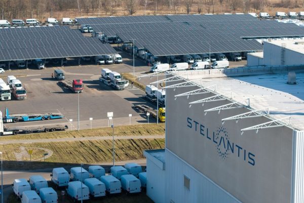 12 MW e oltre 20.000 pannelli: Stellantis attiva uno degli impianti più grandi per un sito produttivo