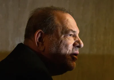 Harvey Weinstein parla per la prima volta dal carcere, ed è lo stesso di sempre: “Mi dichiareranno innocente”