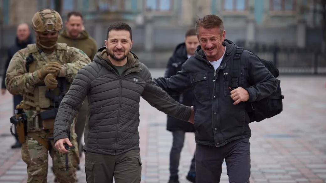 C’era un buon motivo per cui Sean Penn non era agli Oscar e quel motivo è l’Ucraina