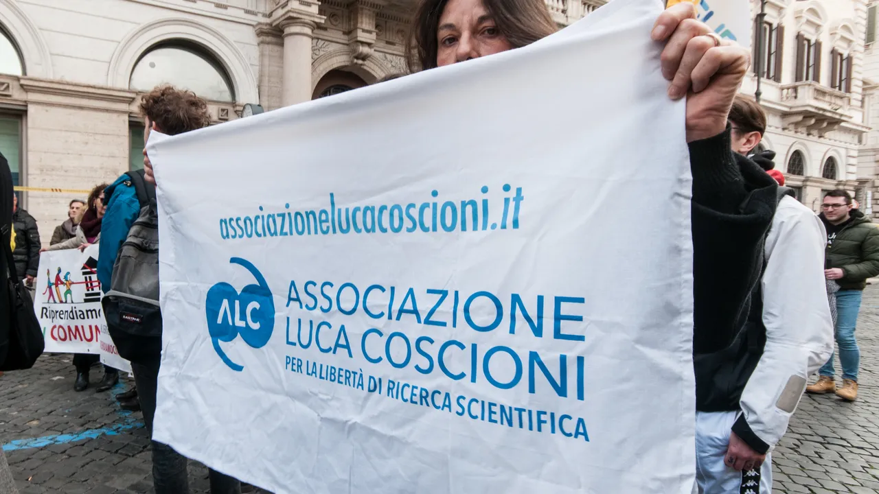 Suicidio assistito con dispositivo a comando oculare, Libera è stata la prima persona in Italia ad autosomministrarsi il farmaco