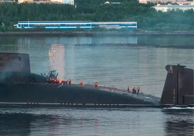 Un sottomarino nucleare sovietico sta rilasciando silenziosamente materiale radioattivo nell’oceano