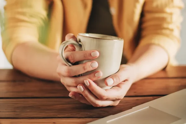 Demenza, bere caffè e tè ogni giorno potrebbe ridurre il rischio di svilupparla