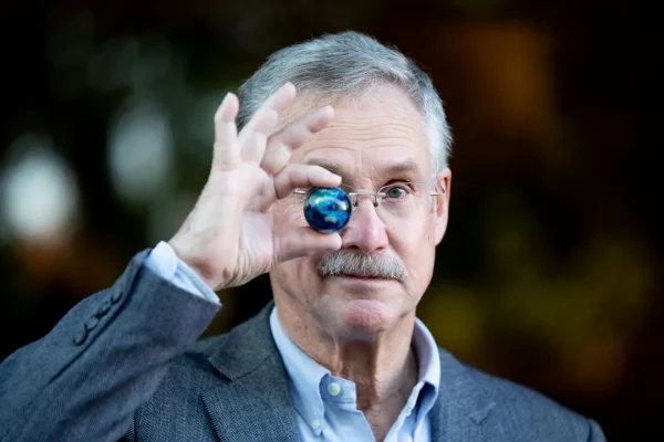 David Quammen, non possiamo aspettare che tutto sia perfetto prima di agire, perché non lo sarà mai