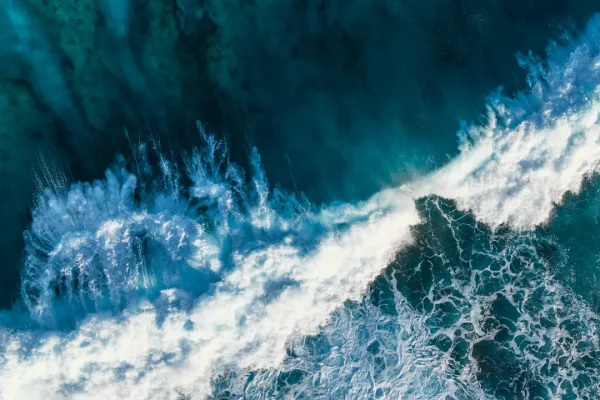“Lungo la corrente”, il viaggio di Lorenzo Colantoni nella crisi climatica europea legata a doppio filo al collasso della Amoc