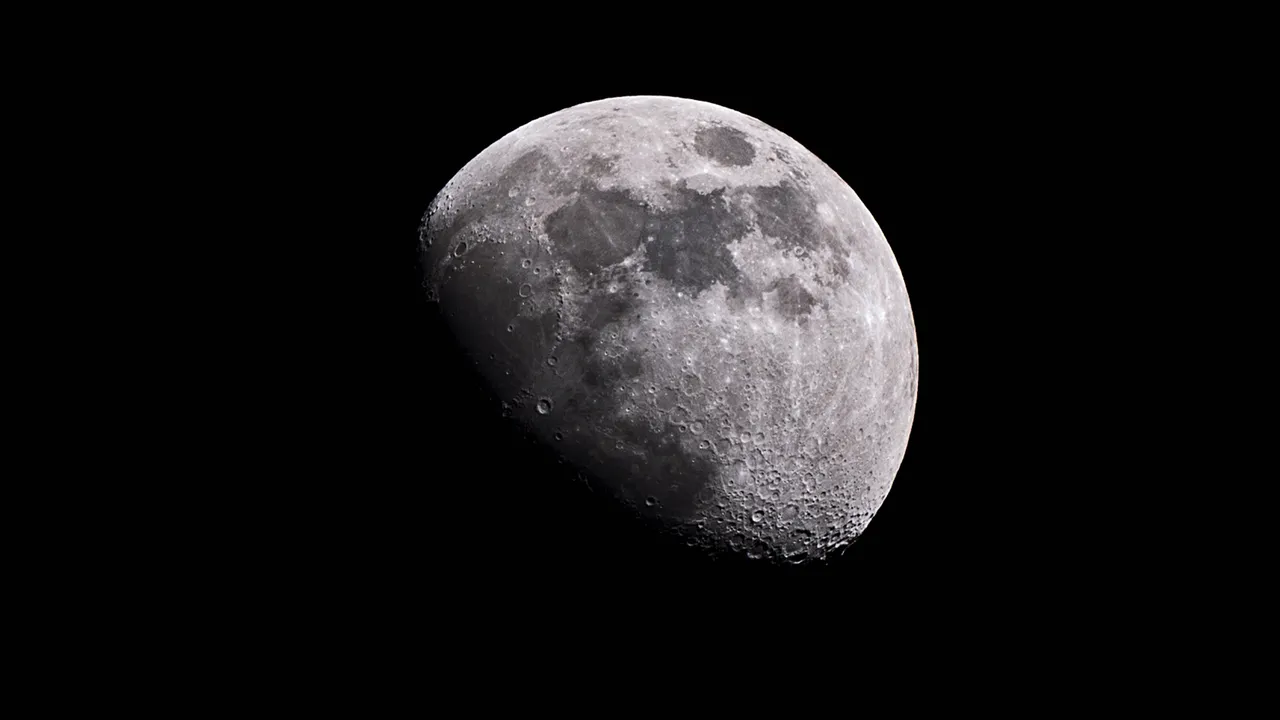 Il campo magnetico della Luna durante la sua storia primordiale è stato stranamente molto intenso e ora abbiamo capito il perché