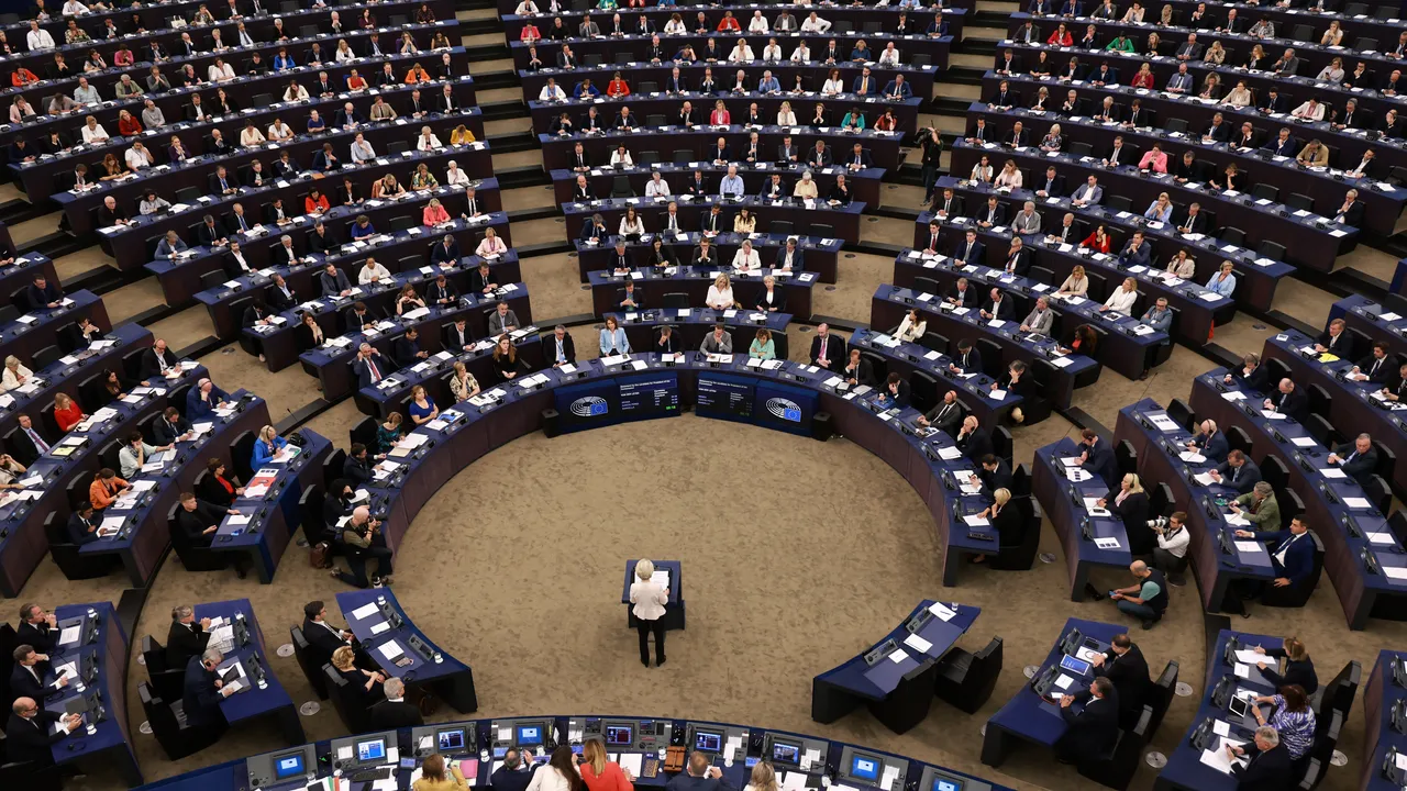 Chat Control, il Parlamento europeo ha bocciato la proroga: no alla scansione di massa delle chat private