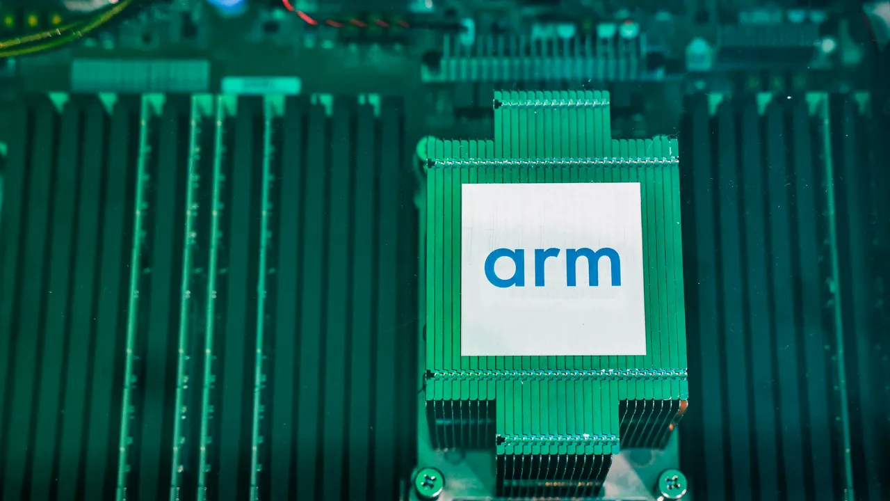 Arm cambia strategia e inizia a farsi i chip da sola