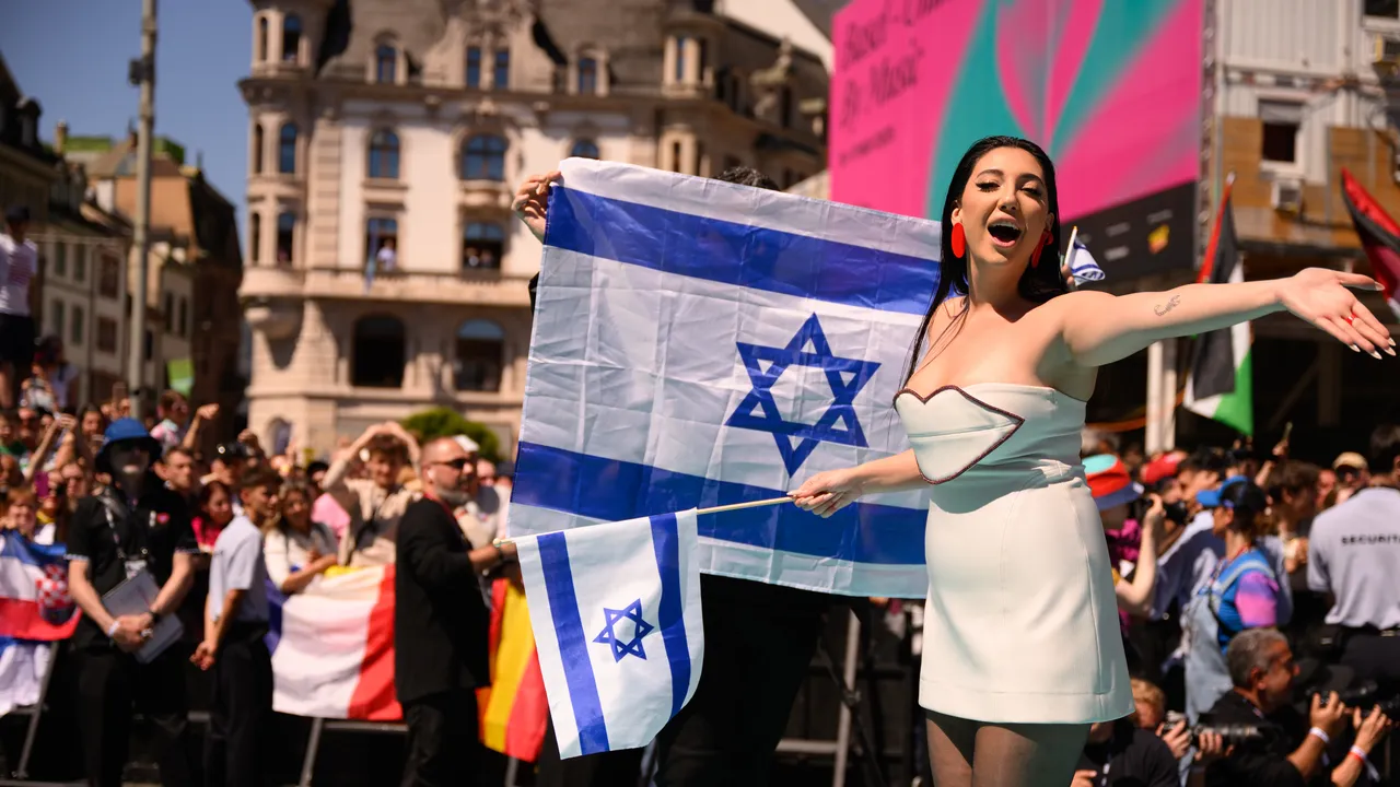 Il debito della propaganda di Israele, la reazione degli influencer ingaggiati (e mai pagati) durante i bombardamenti a Gaza