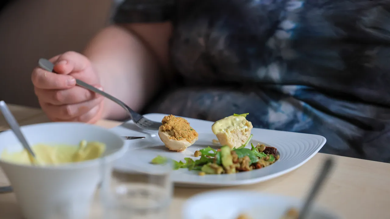 Se la mente ha più fame del corpo e il food noise non tace, cosa succede al cervello dopo la sleeve gastrectomy