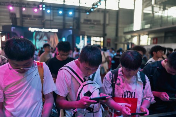 L’Indonesia come l’Australia, vieta i social agli under 16 – Web & Social