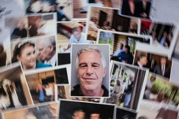 Avete seguito tutta la vicenda degli Epstein Files per filo e per segno? Sappiate che ora è in arrivo anche una serie tv