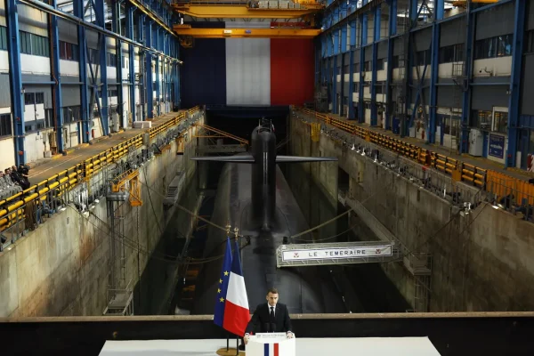 Quello che (non) sappiamo sull’arsenale nucleare francese. Macron si inventa la deterrenza diffusa in tutta Europa