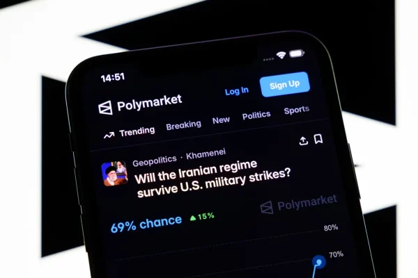 Polymarket e Kalshi non se la passano benissimo negli Stati Uniti, tra accuse di insider trading, blocchi e battaglie legali