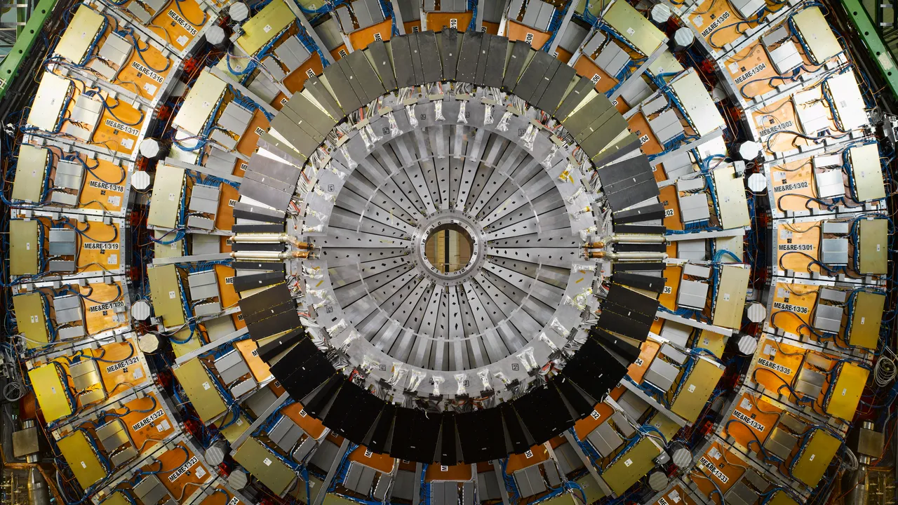 Abbiamo sempre più prove che il toponio esiste davvero. E di come possono interagire materia e antimateria