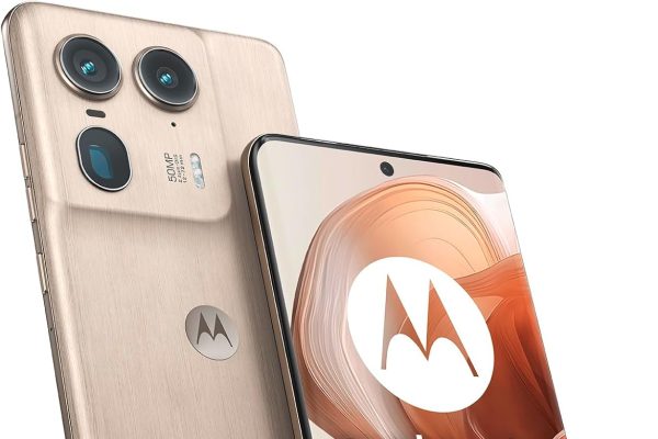 Motorola Moto Edge 50 Ultra(Display 6.67 Inch POLED 144 Hz,Memory16GB/1TB,Camera 50+50+64MP Al,4500mAh Turbo Power 125W,Dual SIM,IP68,NFC,125W Charger Cover in Package,Android14),Nordic Wood