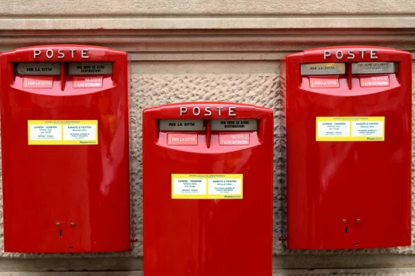 Come sta andando tra Poste e Tim? Le ultime notizie ci dicono che dobbiamo aspettare il 2027