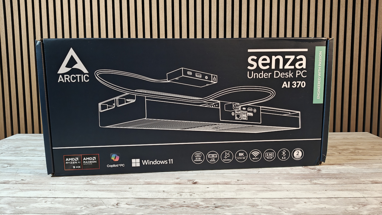 ARCTIC Senza AI 370: il PC 'sotto la scrivania' diventa anche AI