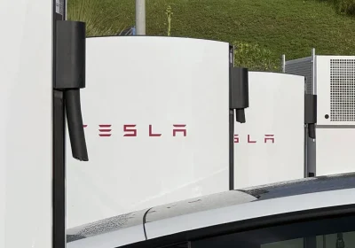Anche Tesla vittima dei ladri di cavi, è successo al Supercharger di Catania