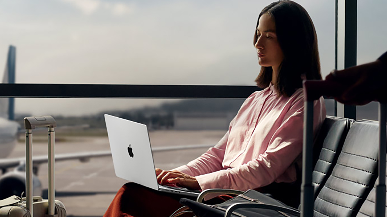 Apple presenta il MacBook Pro con M5 Pro e M5 Max: prestazioni CPU fino al 30% superiori e SSD due volte più veloce