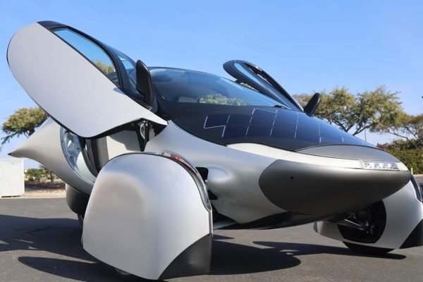 Aptera prossima alla produzione in serie: l'EV solare sarà presto realtà