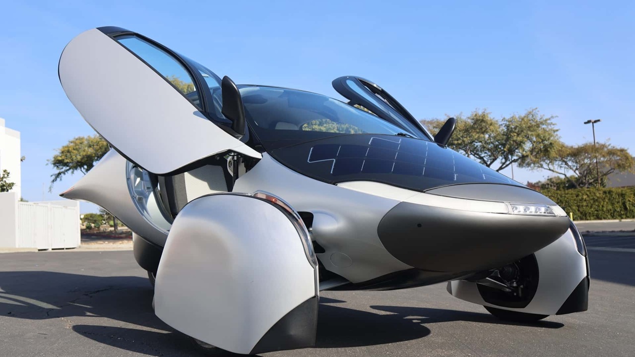 Aptera prossima alla produzione in serie: l'EV solare sarà presto realtà