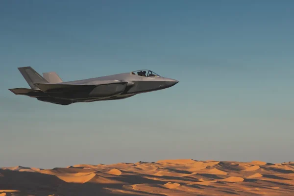 Iran, come funziona lo scudo antimissile “a strati” degli Emirati Arabi che ha sventato gli attacchi di Teheran