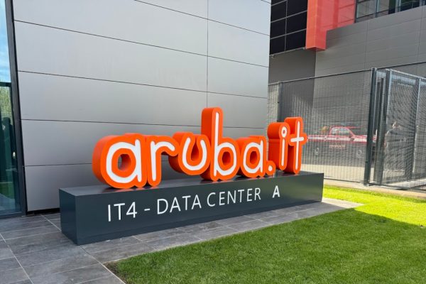 Aruba rende disponibile VMware Hosted Private Cloud, la prima soluzione VMware Private Cloud in Italia qualificata ACN QC3