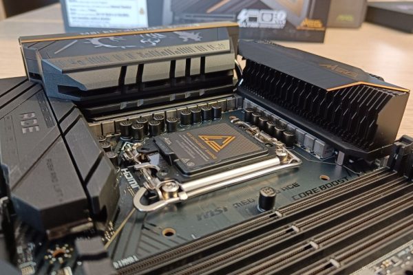 CPU desktop: Intel dice addio ai socket 'usa e getta'? C'è speranza per il futuro
