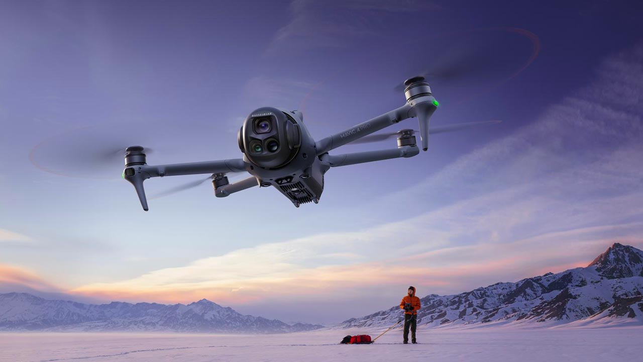 DJI Mavic 4 Pro in super offerta su Amazon: versioni Creator e Fly More con tripla fotocamera e fino a 51 minuti di volo