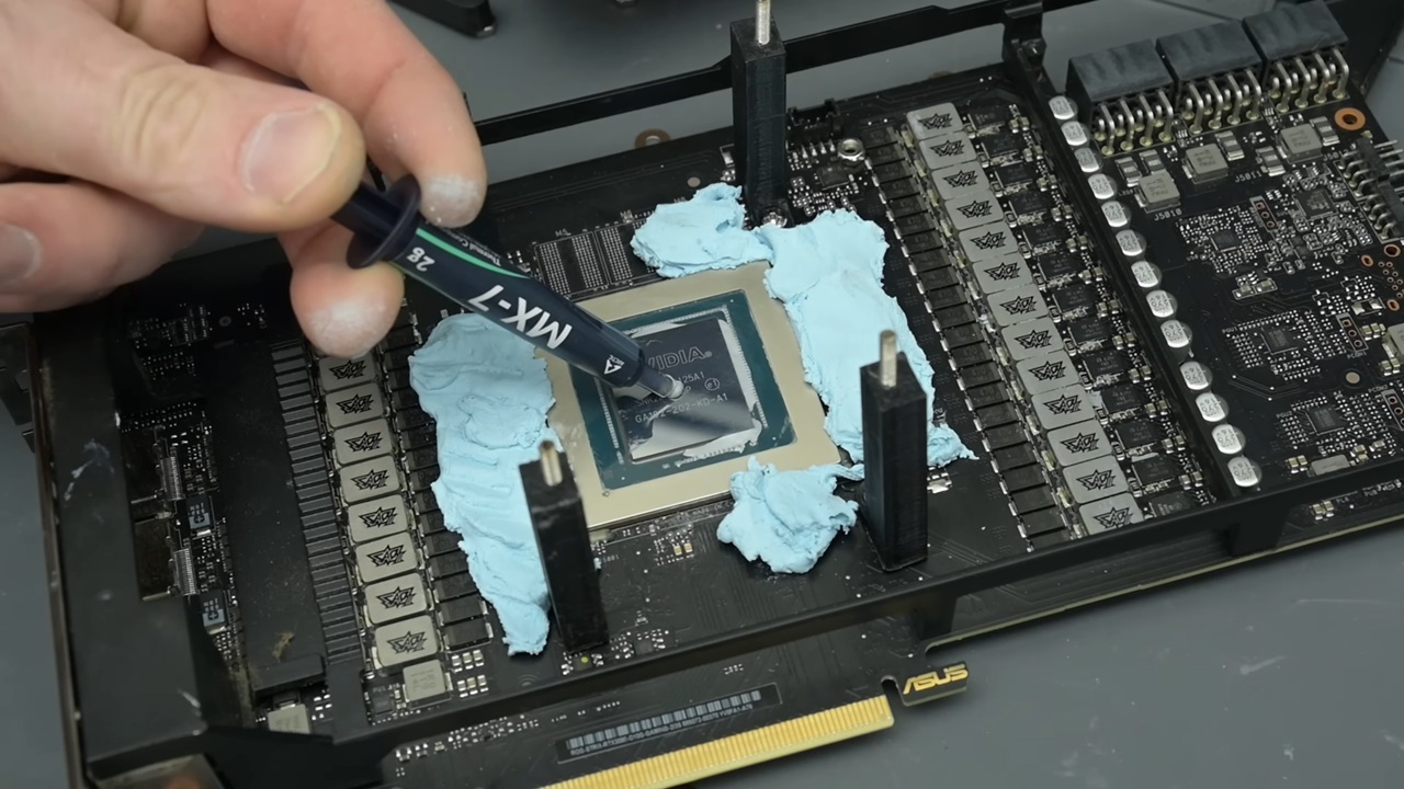 GeForce RTX 3080 raffreddata con un dissipatore per server: volano le prestazioni e si riducono i consumi