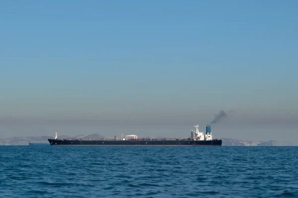 La guerra in Iran sta già facendo impennare il prezzo del petrolio, ma sarà Trump a determinare quanto