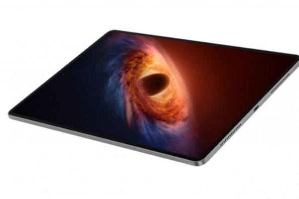 HONOR MagicPad4 debutta in Italia: specifiche tecniche e prezzi del nuovo tablet ultra-sottile