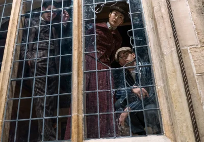 Young Sherlock è la cronaca accattivante dell’amicizia tra un giovane Holmes impulsivo e ribelle e la sua futura nemesi