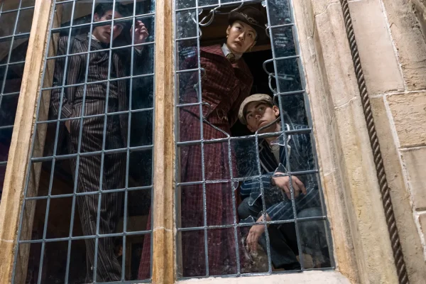 Young Sherlock è la cronaca accattivante dell’amicizia tra un giovane Holmes impulsivo e ribelle e la sua futura nemesi