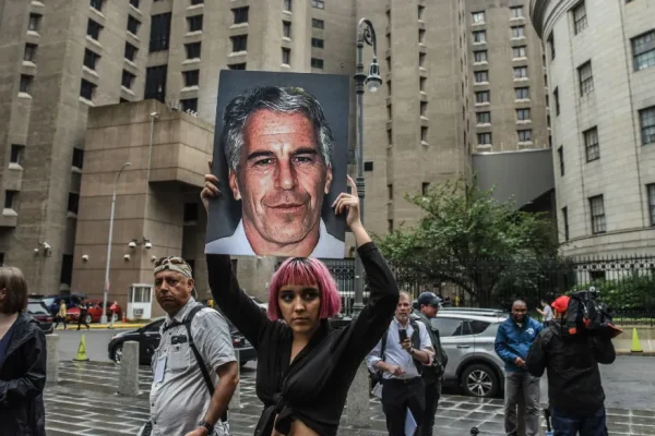 Come Jeffrey Epstein ha manipolato anche Wikipedia e Google per rifarsi una reputazione online