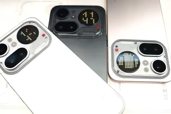 Nothing presenta i nuovi Phone (4a) e le cuffie Headphone (a): belli e accessibili