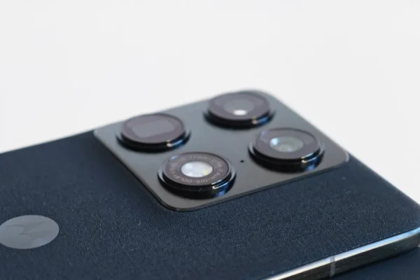 Motorola Signature, lo smartphone sottilissimo che non rinuncia a nulla